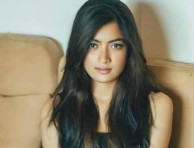 Pushpa movie actress Rashmika Mandanna's Hot and Alluring pictures
