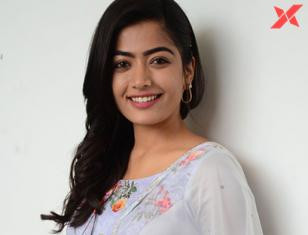 Rashmika Mandanna with a sexy smile at Sarileru Neekevvaru movie Pre Release event