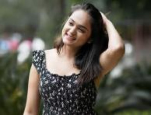 Telugu Bigg Boss 6 Contestant Actress Sri Satya Looks Gorgeous In This Floral Dress Outfit