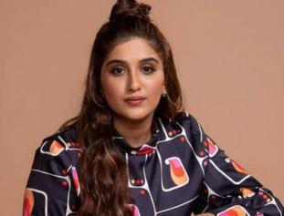 Bigg Boss 16 Contestant And Actress Nimrit Kaur Ahluwalia's Half Bun Is So Pretty!! No One Else Can Pull Off That Style This Flawlessly..