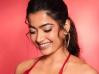 Rashmika Mandanna Conquers Hearts With This Cute Gesture After Varisu Audio Launch